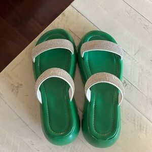 Emerald green stylish fits size 8&9